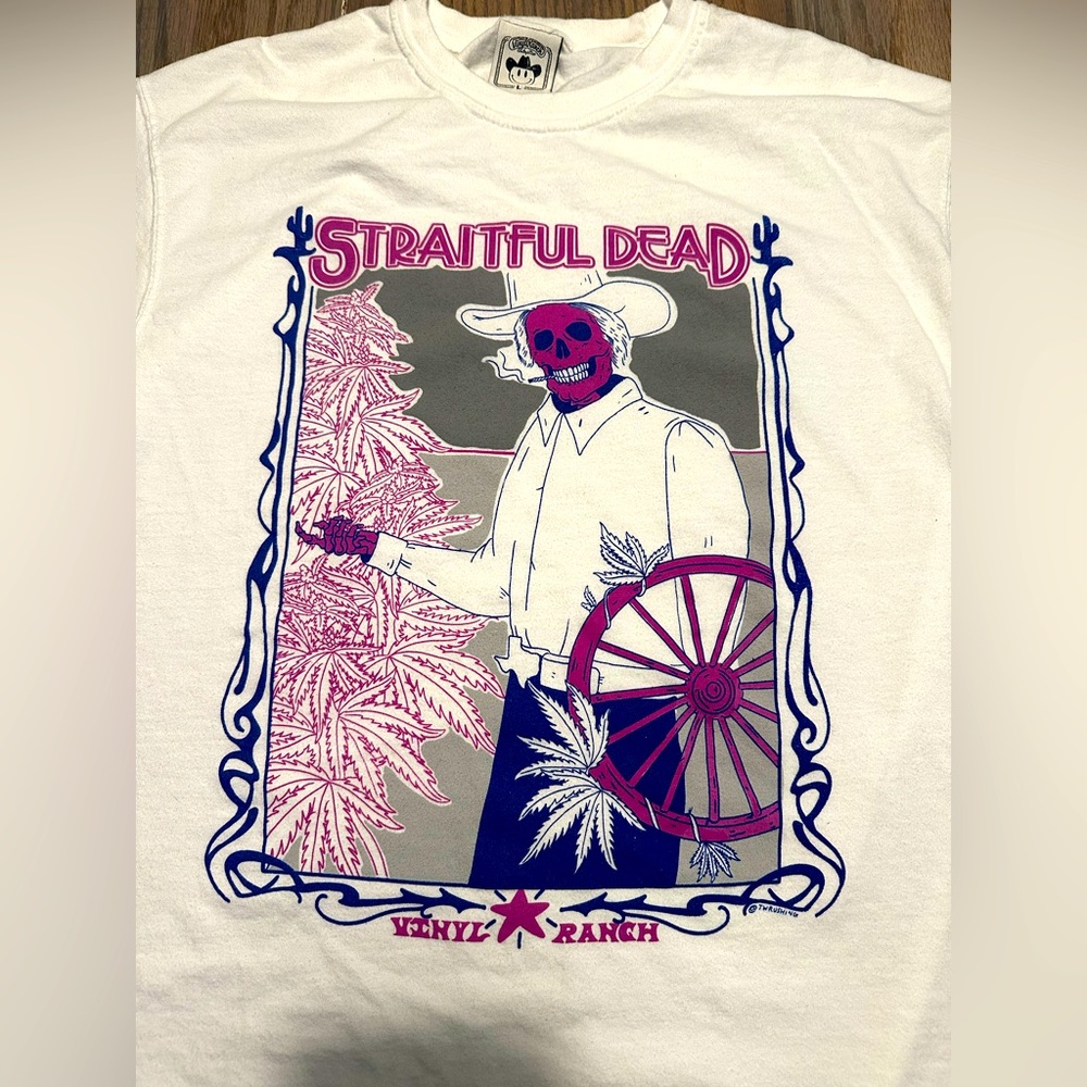 Straitful Dead Vinyl ranch T-shirt